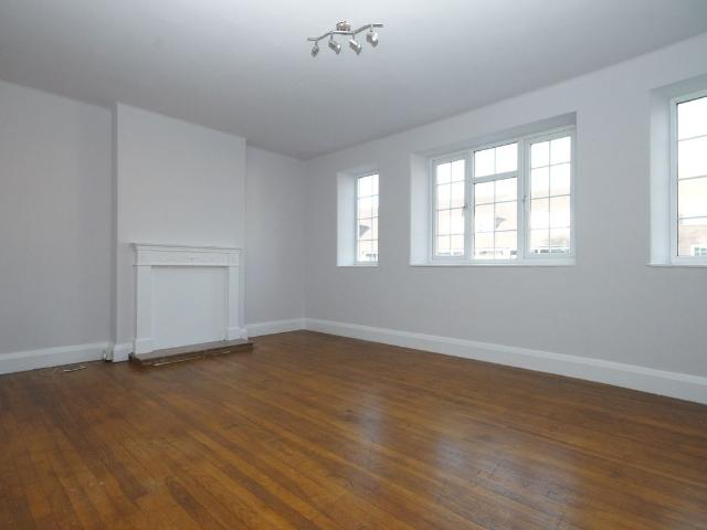 Field End Road, Pinner HA5, 3 bed flat to rent, £2,000 pcm | PrimeLocation