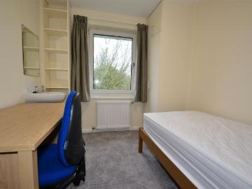 Field House, New Close RG9, Room to rent, £495 pcm | PrimeLocation