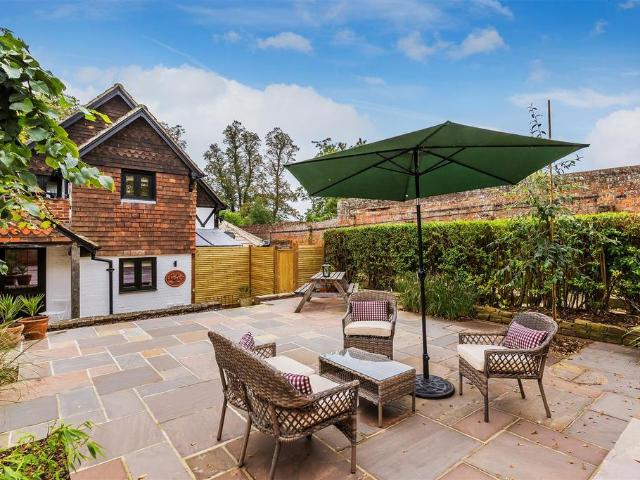 Field Place, The Street, Compton. 1 bed semi detached house to rent £2,500 pcm £577 pw