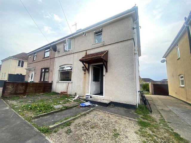 Field Road, Bristol, Bristol BS15 3 bed semi detached house to rent £1,400 pcm £323 pw