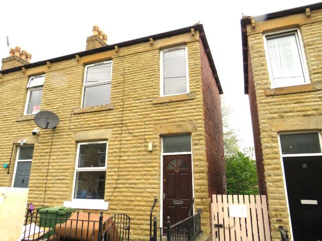Field Street, Dewsbury WF13, 2 bed end terrace house to rent, £700 pcm | PrimeLocation