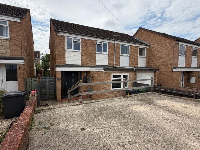 Fieldcourt Gardens, Gloucester GL2, 3 bed semi detached house to rent, £1,350 pcm | PrimeLocation