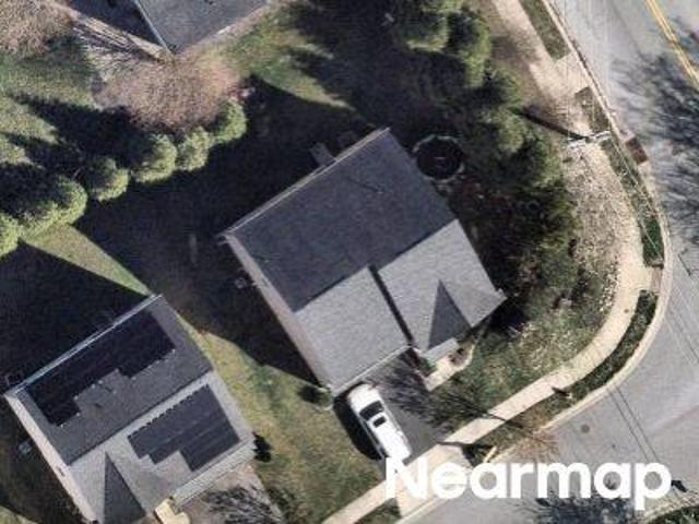 Fieldcrest Dr