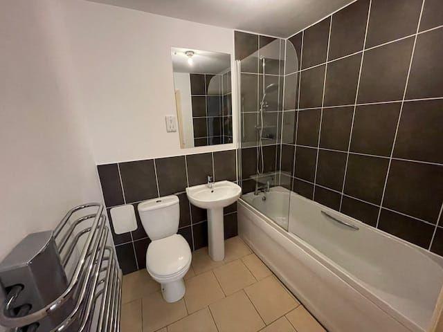 Fieldfare Close, Corby NN18, 2 bed flat to rent, £925 pcm | PrimeLocation