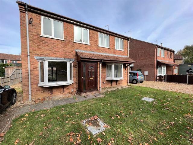 Fieldfare Croft, Boston 2 bed semi detached house to rent £850 pcm £196 pw