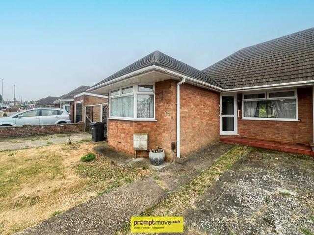Fieldgate Road Luton LU4 9TA 3 bed semi detached bungalow to rent £1,700 pcm £392 pw