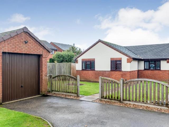 Fields Close, Badsey 3 bed bungalow to rent £1,750 pcm £404 pw