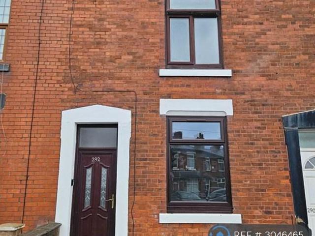 Fields New Road, Oldham, OL9 2 bed terraced house to rent £1,055 pcm £243 pw