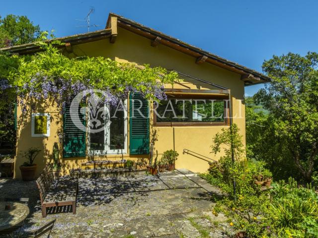 Fiesole, colline fiorentine, villa moderna su due livelli di. 300m² Fiesole