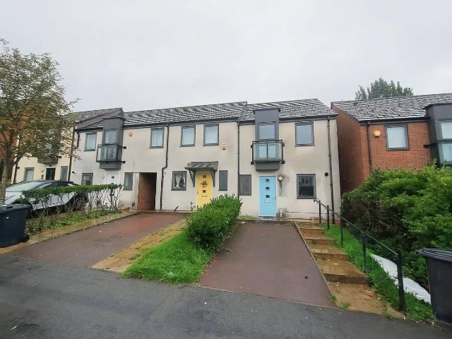 Fifth Avenue, Bushbury, Wolverhampton WV10, 2 bed semi detached house to rent, £950 pcm | PrimeLocation