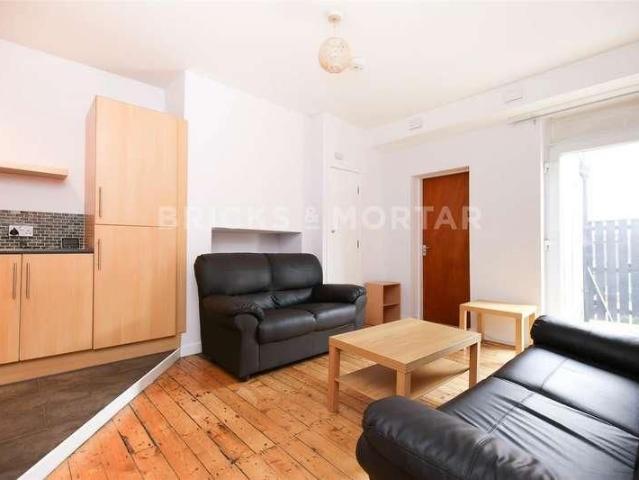 Fifth Avenue, Heaton, NE6