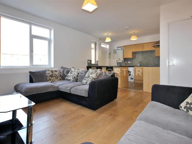 Fifth Avenue, Newcastle Upon Tyne NE6 4 bed maisonette to rent £2,080 pcm £480 pw