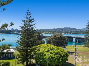 Tuncurry, Crawford River - Balcony, Lift