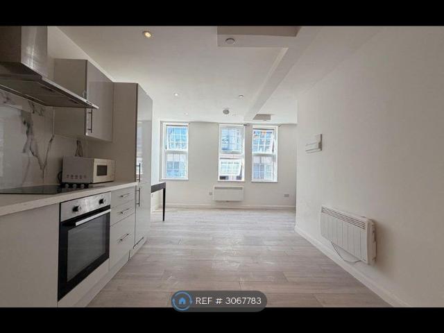 Fife Road, Kingston Upon Thames KT1, 2 bed flat to rent, £2,300 pcm | PrimeLocation