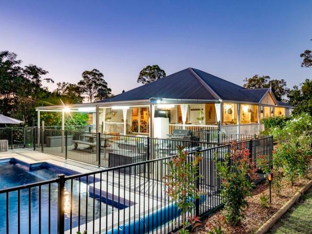 FIGTREE Picture Perfect, Beautiful Queenslander on the doorstep of Nanango