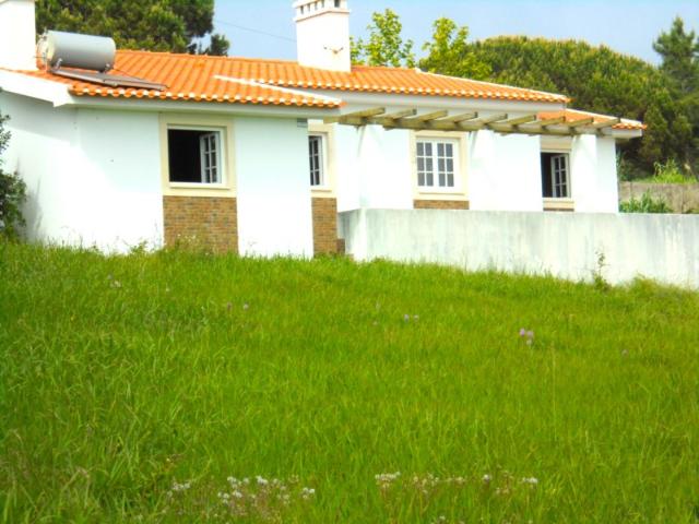 Figueira da Foz, Buarcos, Serra Boa Viagem, excelente Moradia isolada, c/vasto terreno, vista mar, disponível para vistas