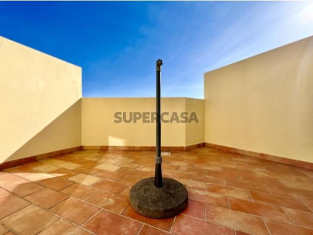 Figueira da Foz: Luxo e Lazer! Moradia T3 Remodelada com Churrasqueira de Sonho no Centro!