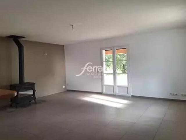 Figanières 83830 Location maison 4 pièces t4 garage