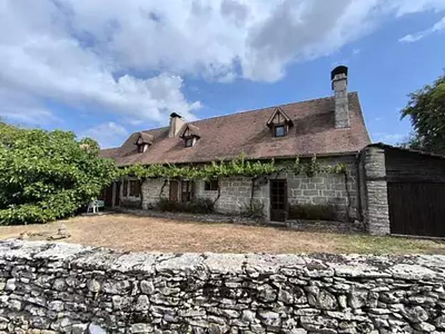 Livernon 46320 Achat / Vente maison 5 pièces t5 au dernier étage parking