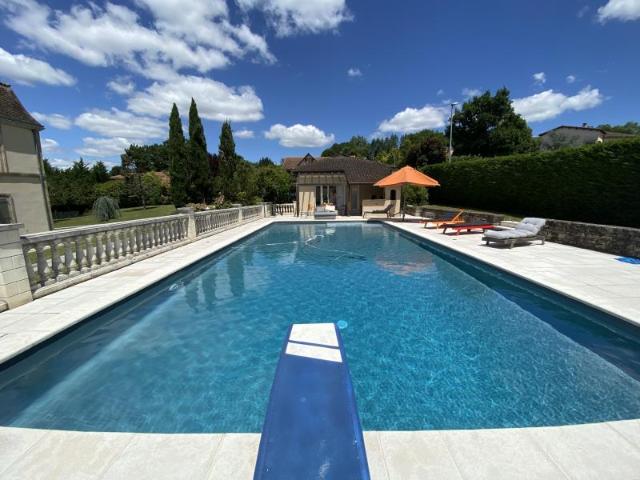 Figeac 9 pièce s 350 m2 350m² Figeac
