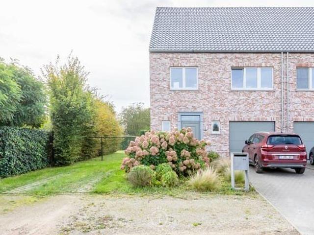 Fijne half open pastorijwoning in een rustige buurt te Be.