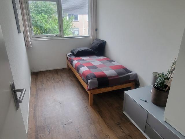 Fijne kamer op gunstige locatie