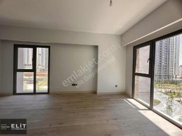 Fikirtepe 10.etap Millet Bahçesi Cepheli Köşe 2+1 Kiralık Daire