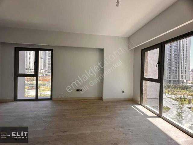 Fikirtepe 10.etap Millet Bahçesi Cepheli Köşe 2+1 Kiralık Daire