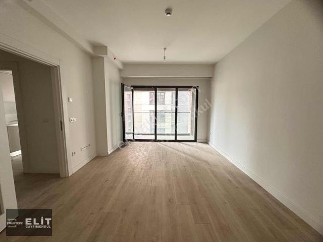 Fikirtepe Emlak Konut 3. Etapta Kapalı Mutfak 2+1 Kiralık Daire