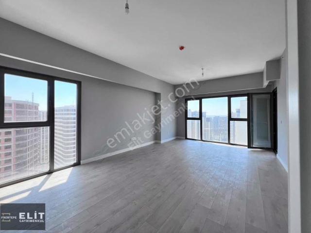 Fikirtepe Emlakkonut 6. Etap Yüksek Kat 3+1 Kiralık Daire