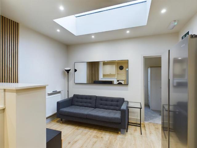 Filton, Bristol BS34 1 bed house of multiple occupation to rent £750 pcm £173 pw