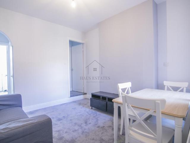 Filbert Street, Leicester. 3 bed terraced house to rent £1,400 pcm £323 pw