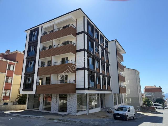 File Market Karşısında Satılık Sıfır Ara Kat 2+1