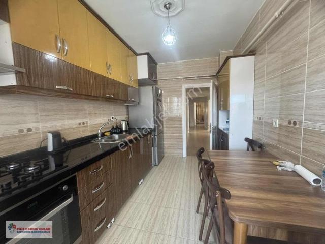 Filiz Emlaktan Bağcılar Yürüyüş Yolunda 3+1 130m2 Kiralık