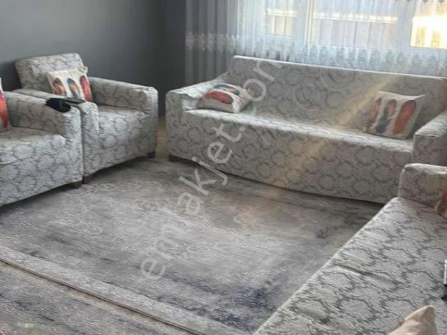 Filiz Emlaktan Bağcılar Meydanda 3+1 150m2 Asansörlü Kiralık