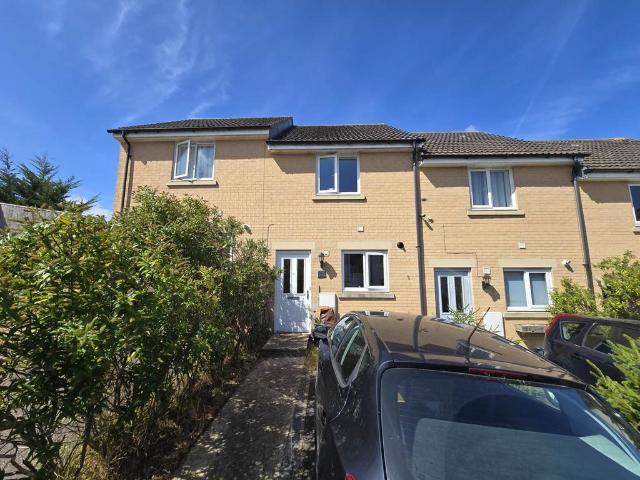 Fillablack Road, Bideford 2 bed terraced house to rent £795 pcm £183 pw