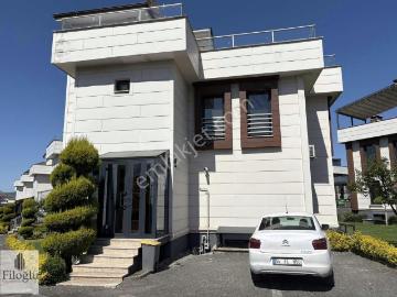 Filoğlu Gayrimenkulden Site İçerisinde Kiralık Villa