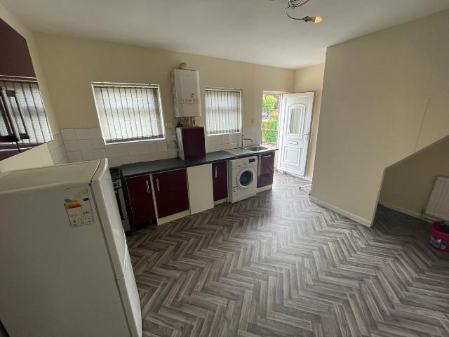 Firth Park Road, Sheffield S5, 2 bed flat to rent, £650 pcm | PrimeLocation
