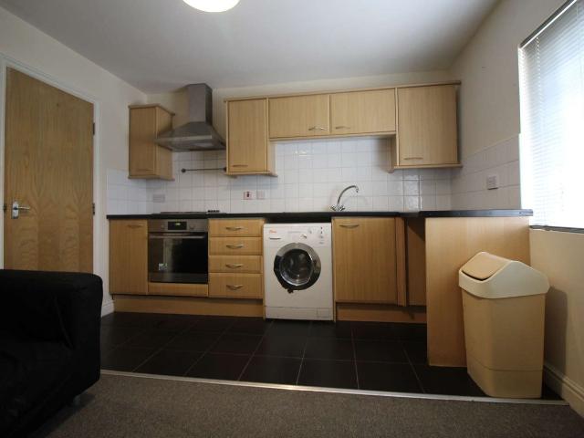 Firth Road, Beeston, Leeds LS11, Studio to rent, £595 pcm | PrimeLocation