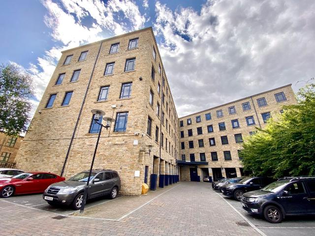 Firth Street, Huddersfield HD1, 2 bed flat to rent, £1,150 pcm | PrimeLocation