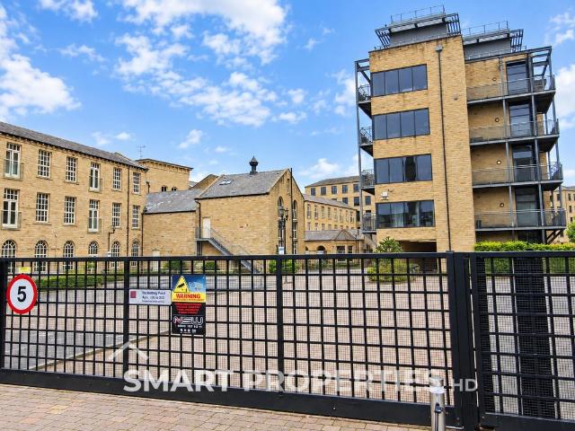 Firth Street, Huddersfield HD1, 2 bed flat to rent, £875 pcm | PrimeLocation