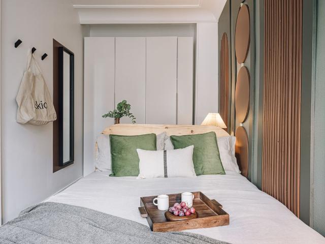 Firuze 1 room in Louvre, Paris Amsterdam Apartments for Rent