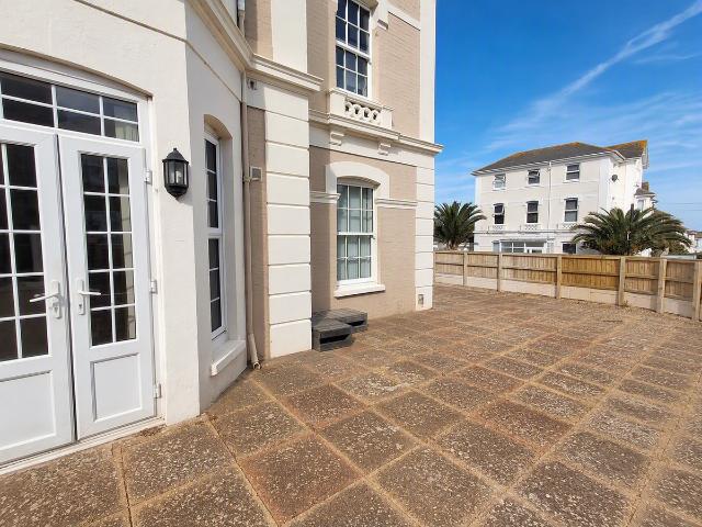 Fir Tree Close, Shanklin PO37, 2 bed flat to rent, £895 pcm | PrimeLocation
