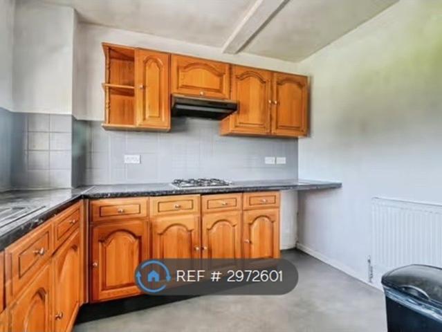 Fir Tree Grove, Sutton Coldfield B73, 3 bed maisonette to rent, £1,250 pcm | PrimeLocation