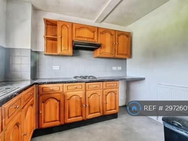 Fir Tree Grove, Sutton Coldfield, B73 3 bed maisonette to rent £1,250 pcm £288 pw