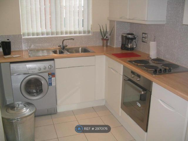 Firbank, Bamber Bridge, Preston PR5, 2 bed flat to rent, £875 pcm | PrimeLocation