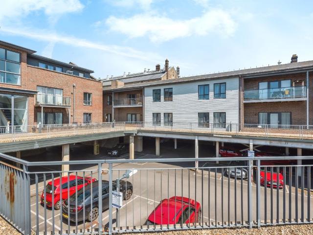 Fire Fly Avenue, Swindon SN2, 2 bed flat to rent, £1,100 pcm | PrimeLocation