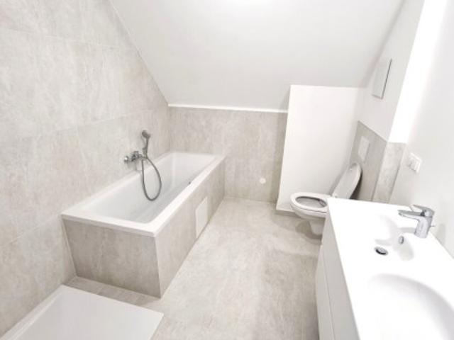 Fire Sale! Ihr neues Familienparadies! WOW Cooles Townhouse mit Garten! 4 Zimmer + Ideale Raumaufteilung + Erdwärme + Absolute Ruhelage + Tiefgarage! Nachhaltig und zukunftssicher investiert!