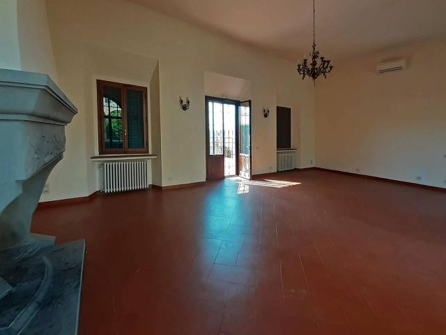 FIRENZE COLLINE SAN GERSOLE', PORZIONE DI VILLA CON TERRAZZA E GIARDINO ESCLUSIVO