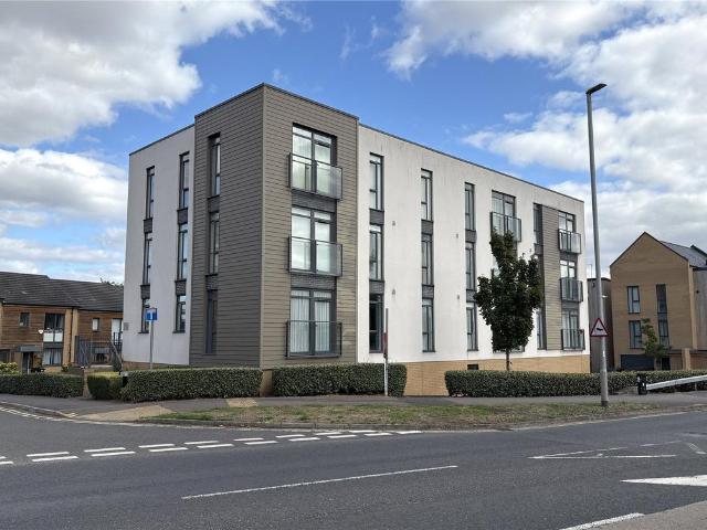 Firepool Crescent, Taunton, Somerset. 2 bed apartment to rent £1,250 pcm £288 pw
